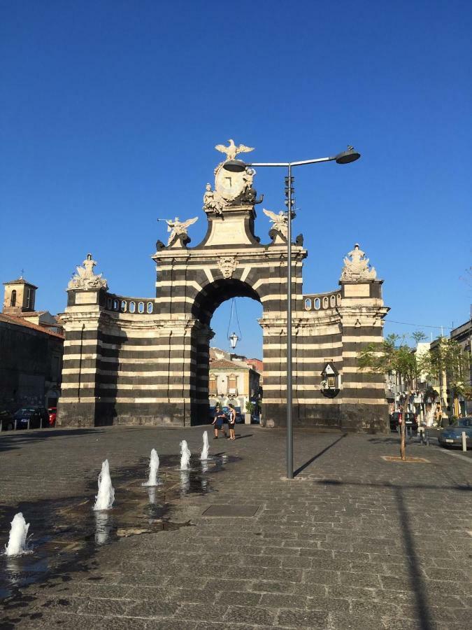 Sotto Il Duomo Apartment Catania Exterior photo